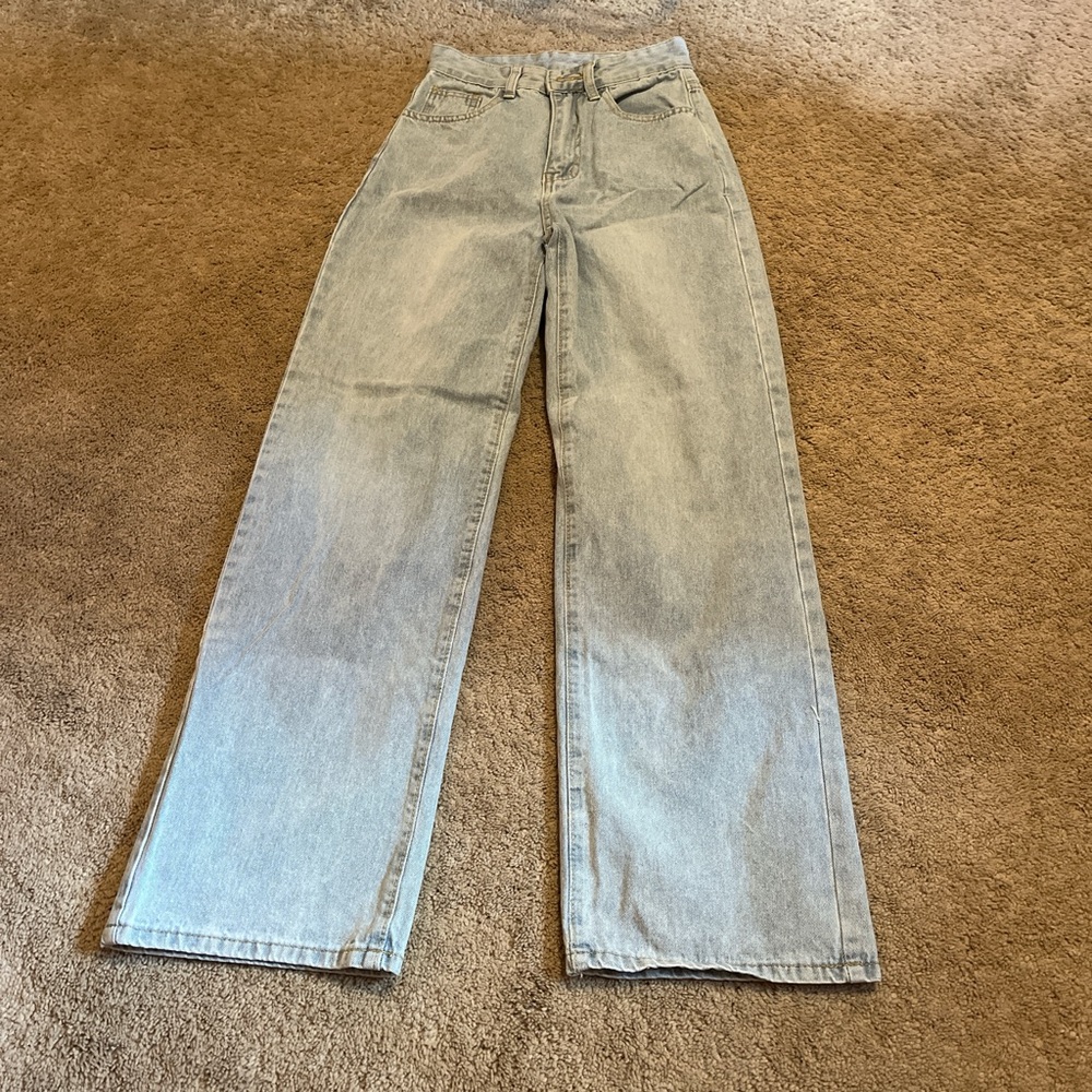 High rise mom jeans straight jeans light washed size 0